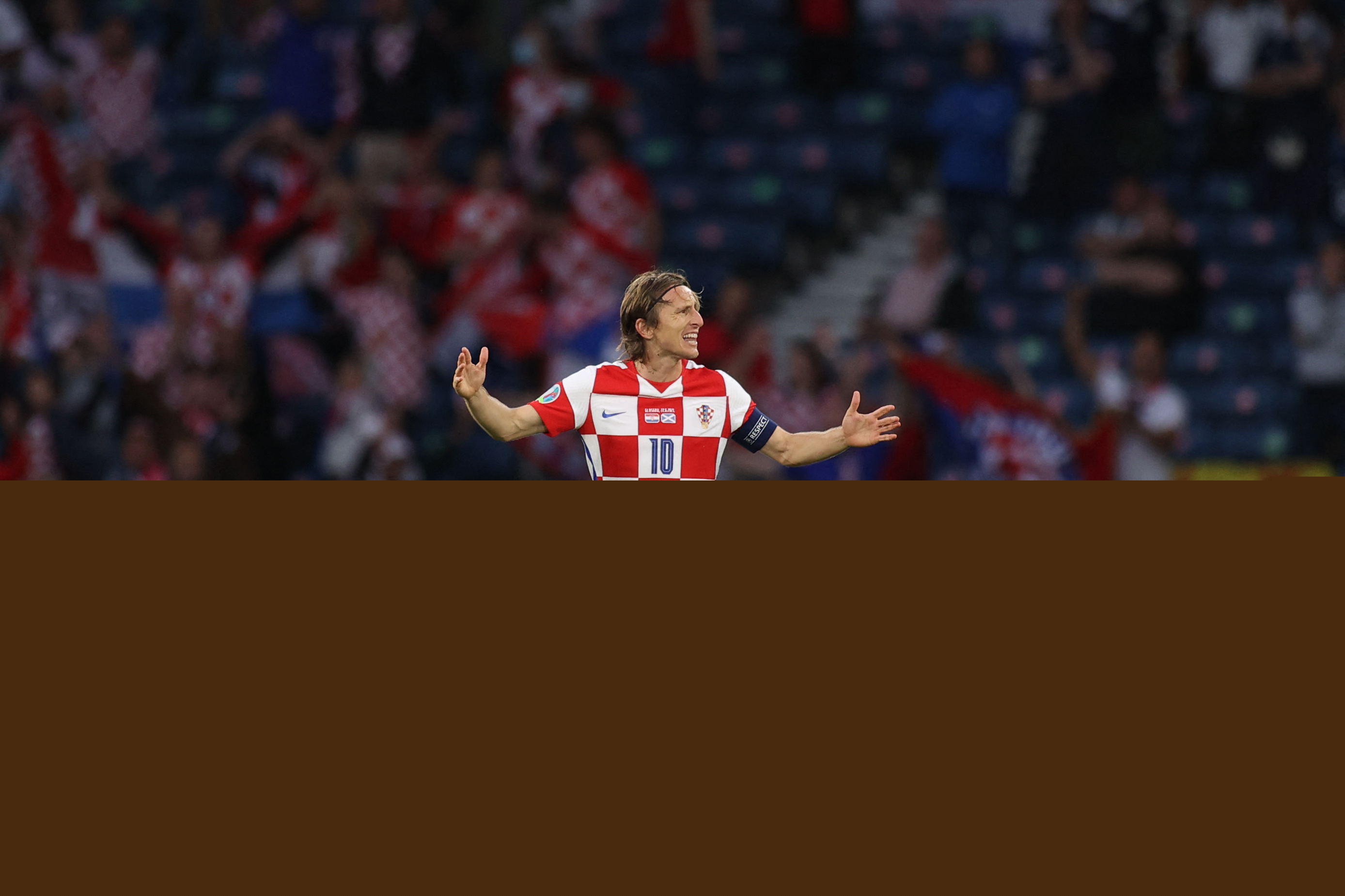 英超半场：阿德利、亚当斯破门，伯恩茅斯暂2-1桑德兰