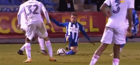 卡利亚里vs萨索洛 比萨vs拉齐奥