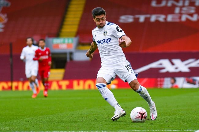 埃切韦里冬窗回河床？记者：经纪人和曼城都没有进行相关讨论